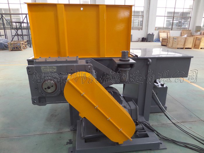 單軸撕碎機(jī)